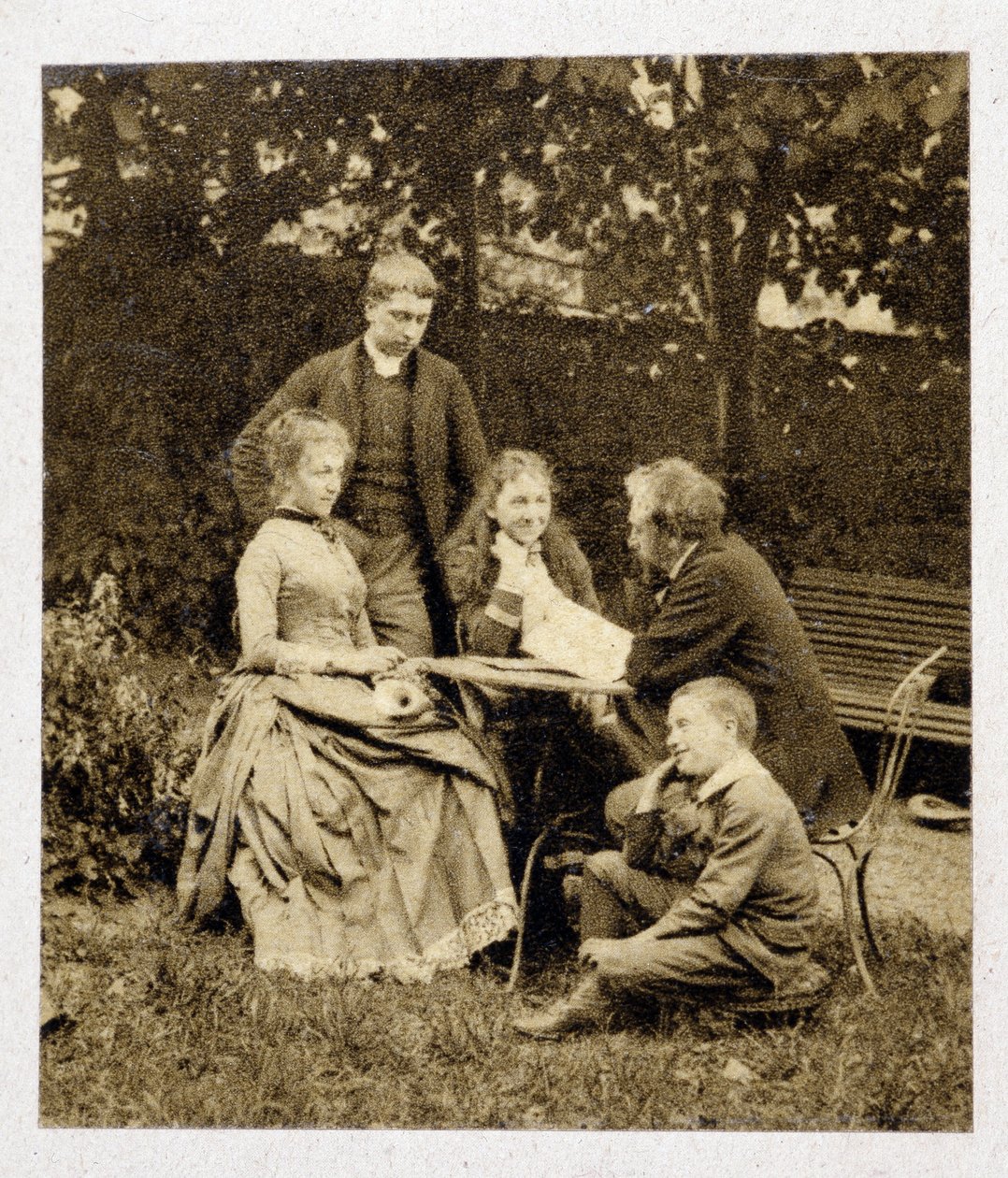 Gustave Eiffel con la famiglia. Fotografia 1882 da Unknown photographer