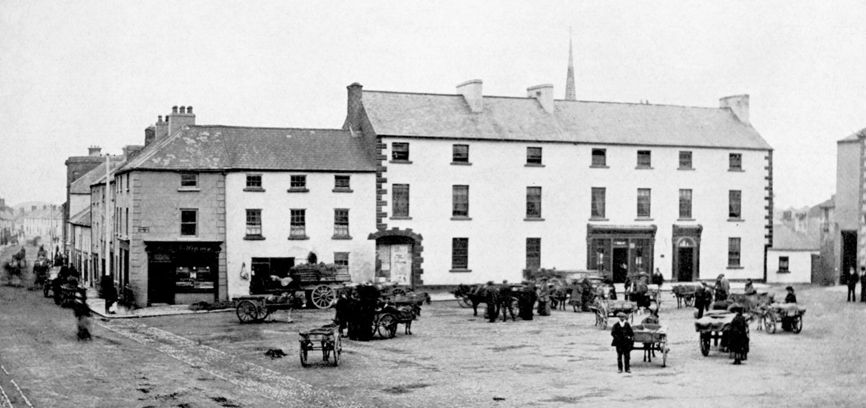 La piazza, Mountmellick, contea di Laois, Irlanda, 1924-1926 da W. Lawrence