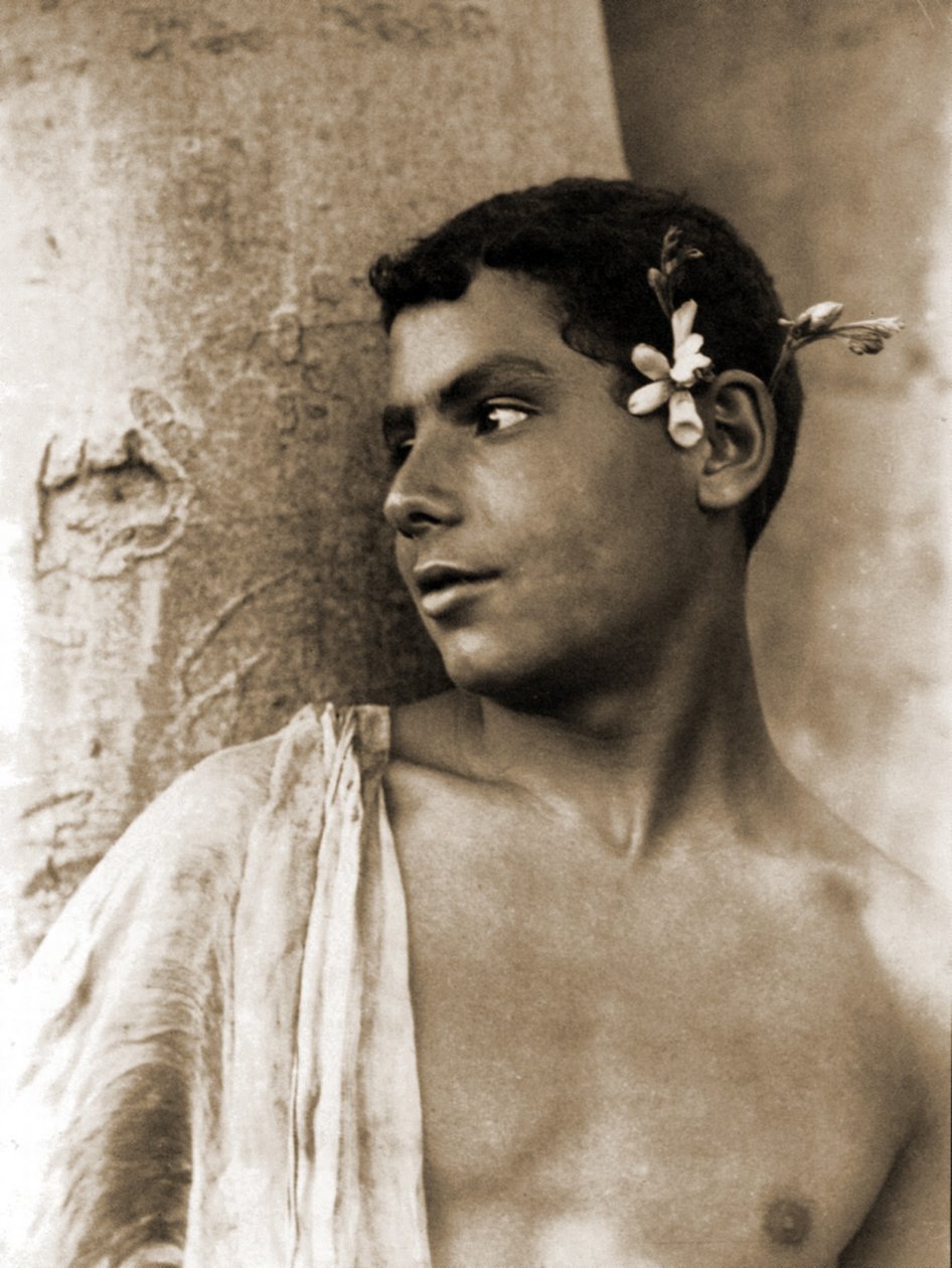 Studio di un Ragazzo con Fiori nei Capelli, Napoli, c.1899 da Baron Wilhelm von Gloeden