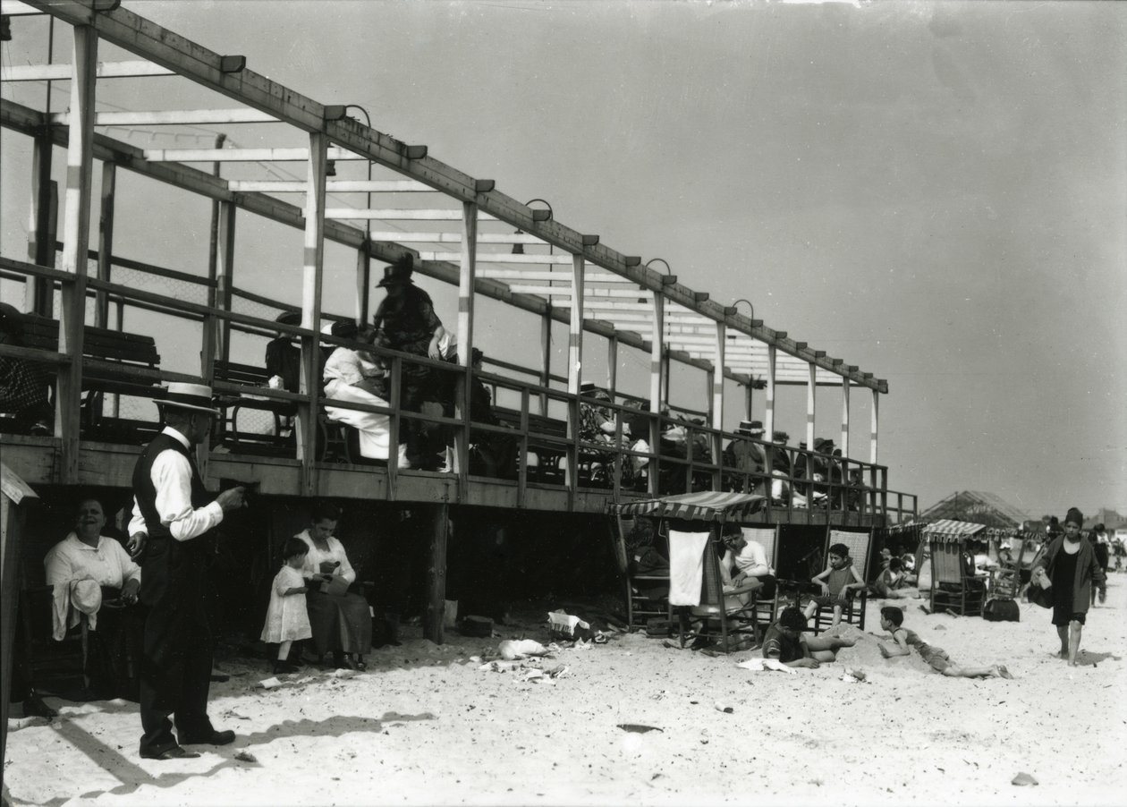 Scena di spiaggia, Coney Island, c.1910-21 da William Davis Hassler