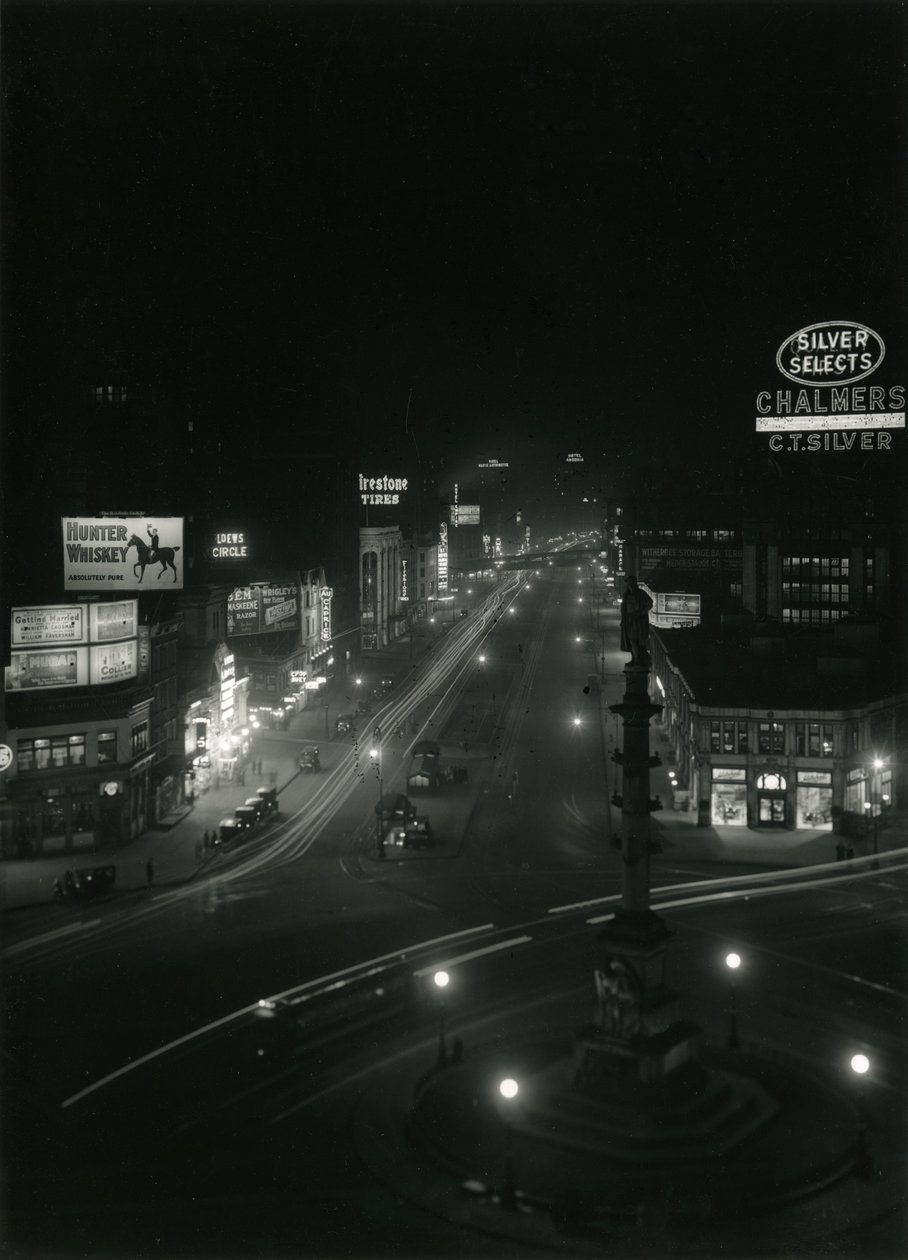 Vista notturna in Columbus Circle, c.1910-21 da William Davis Hassler