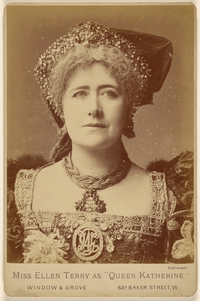 La signorina Ellen Terry nel ruolo della "Regina Katherine". da Window and Grove