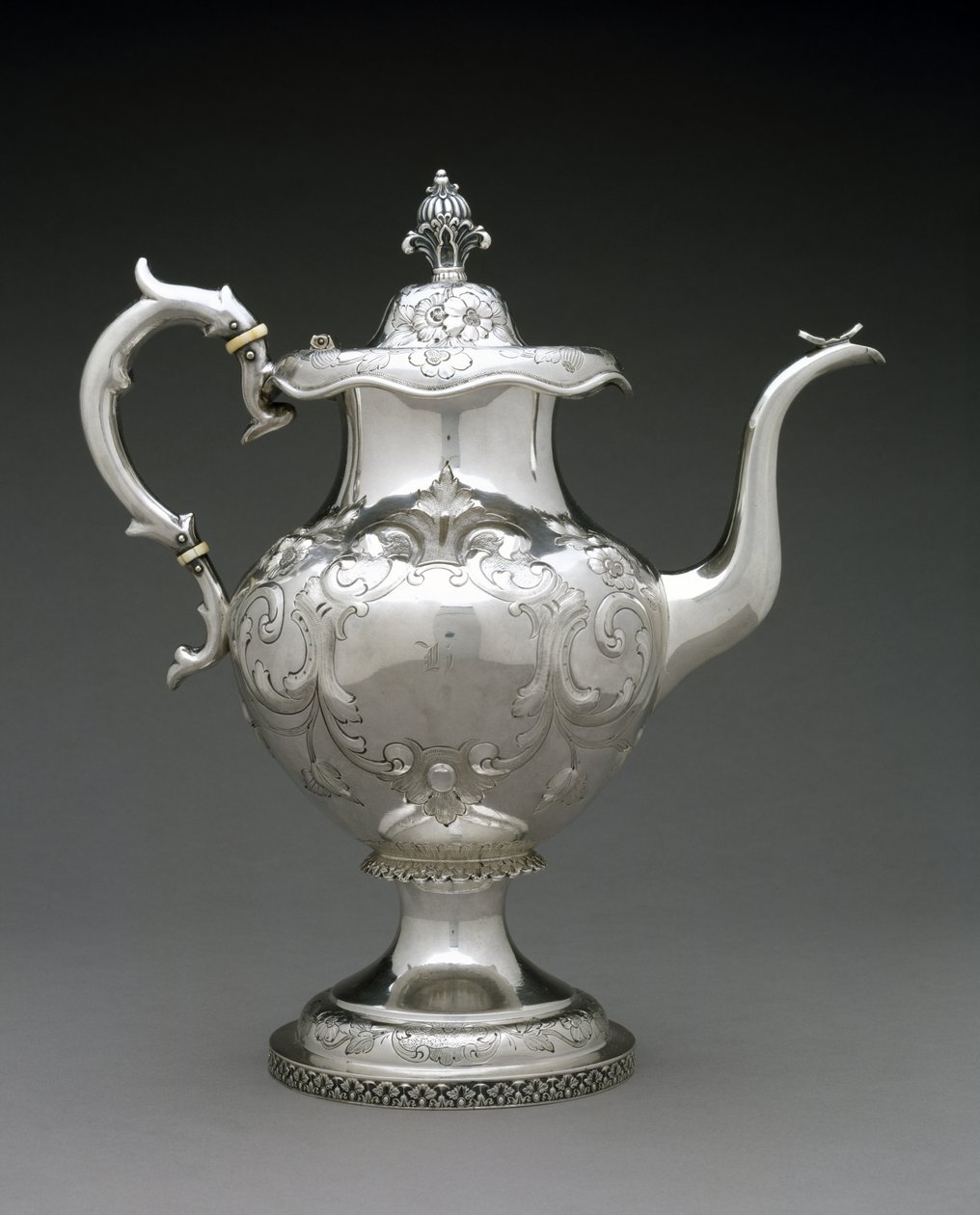 Teiera, c. 1845-1872 da Wood and Hughes (attr.to)