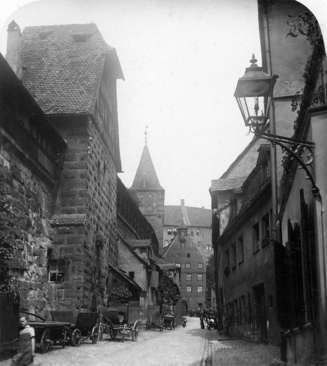 La Porta del Tiergartnertor, Norimberga, Germania, c1900 da Wurthle and Sons