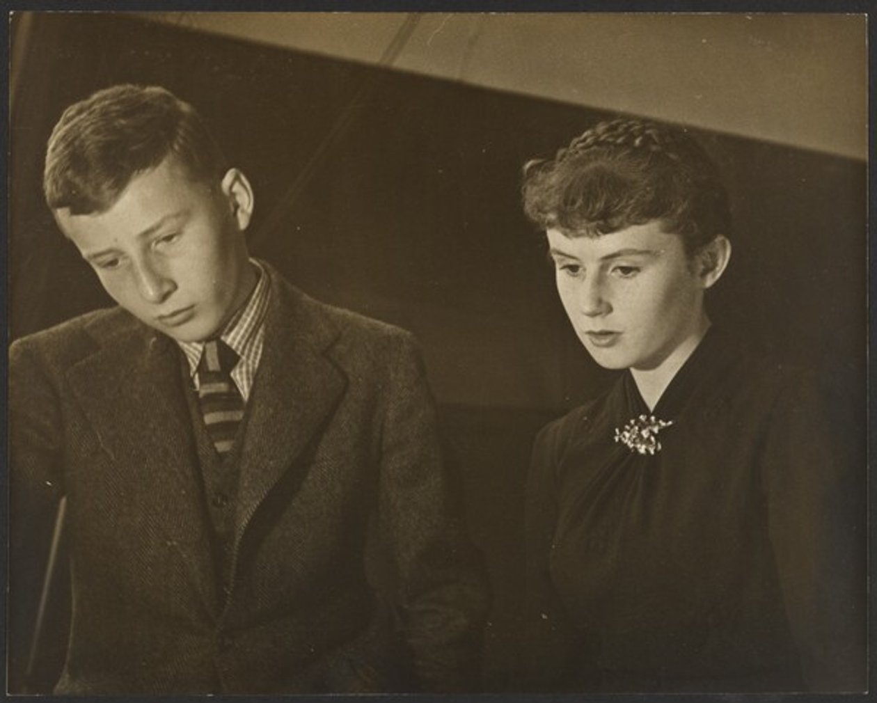 [Sandy e Belinda Brook] da Yasuo Kuniyoshi