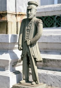 Statua di un soldato europeo