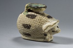 Aryballos a forma di riccio, Periodo Saite (faience)