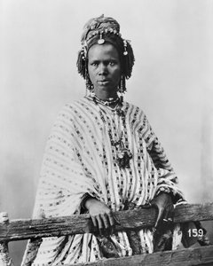 Donna senegalese, c.1900