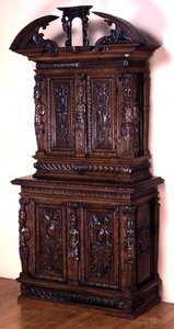 Credenza con quattro porte