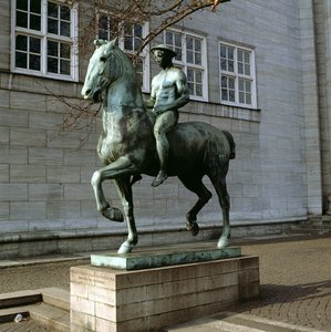 Il cavaliere, 1908