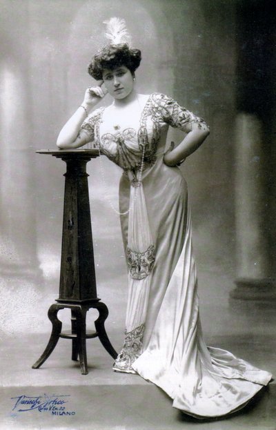 Il soprano Maria Farneti da Arturo Varischi