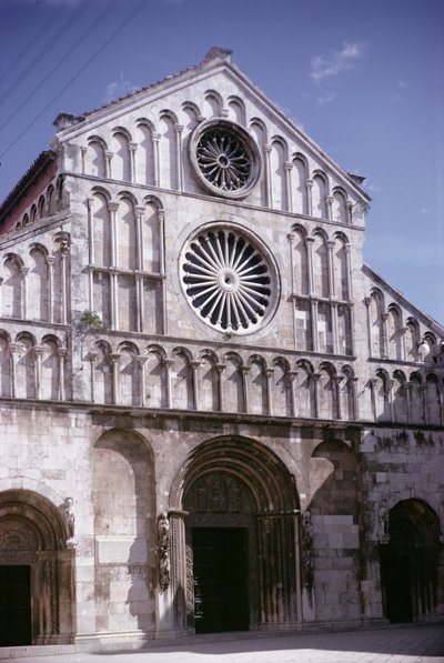 Facciata della cattedrale da Croatian School