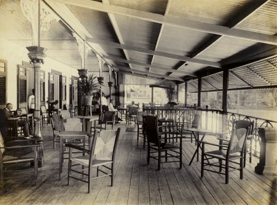 Hotel Marine, Veranda, 1895 da English Photographer