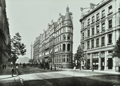 Northumberland Avenue, 1895 da English Photographer