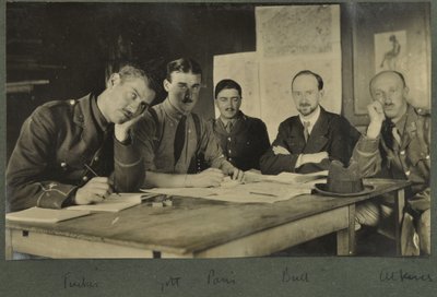 Tucker, Golt, Paris, Bull, Atkins, c.1916 da English Photographer