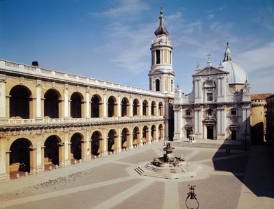 Vista della facciata da Italian School