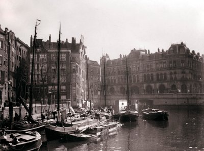 Barche sul canale, Rotterdam da James Batkin