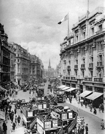 Regent Street, Londra, 1926-1927 da McLeish