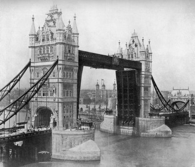 Tower Bridge, Londra, 1911-1912 da Reinhold Thiele