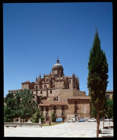 Veduta della cattedrale da Romanesque