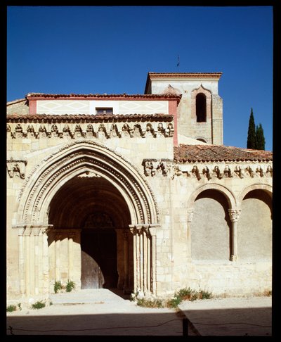 Veduta della chiesa da Romanesque