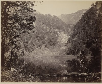 Piccolo lago in montagna da Samuel Bourne