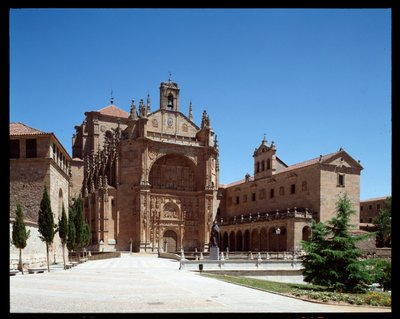 Veduta della facciata plateresca da School Spanish