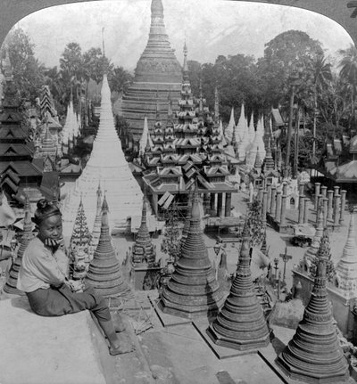 Pagoda Shwedagon, Rangoon, Birmania, c1900s da Underwood and Underwood