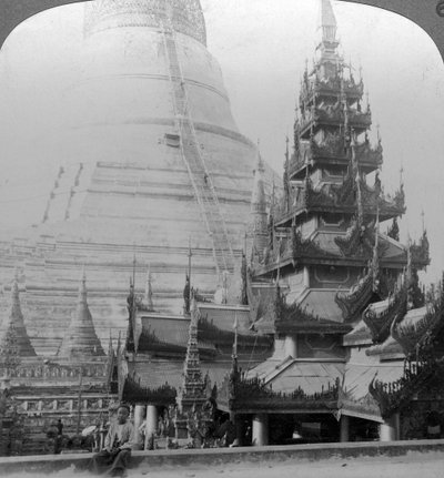 Pagoda Shwedagon, Rangoon, Birmania, c1900s da Underwood and Underwood