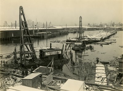 Sito industriale non identificato sul lungomare, c.1910-21 da William Davis Hassler