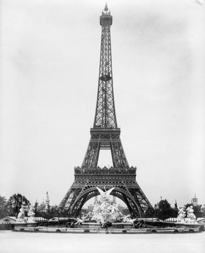 Torre Eiffel e Fontana Coutan, Esposizione di Parigi da . .