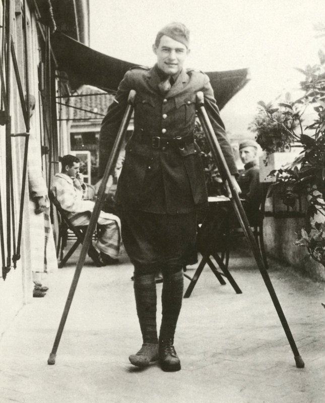 Ernest Hemingway da American Photographer (after)