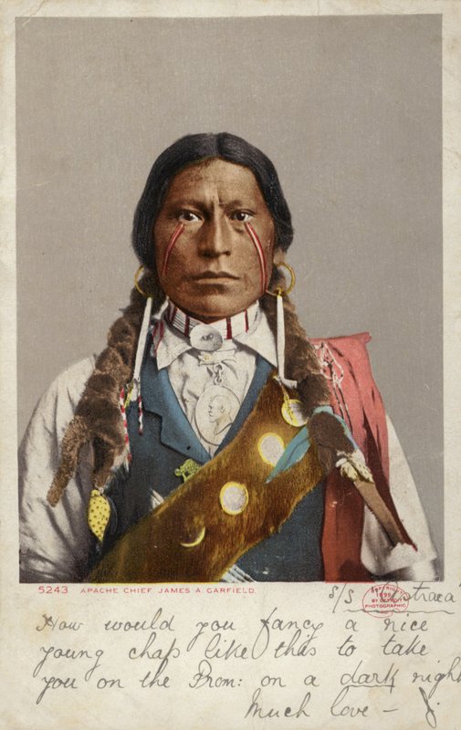 Capo Apache James A Garfield (foto b/n) da American Photographer