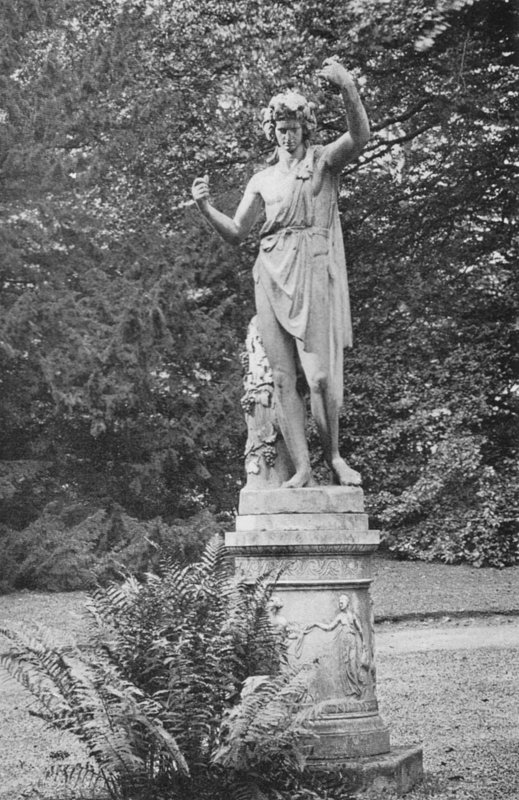 Ribston Hall: Una Statua da Giardino da Charles Latham