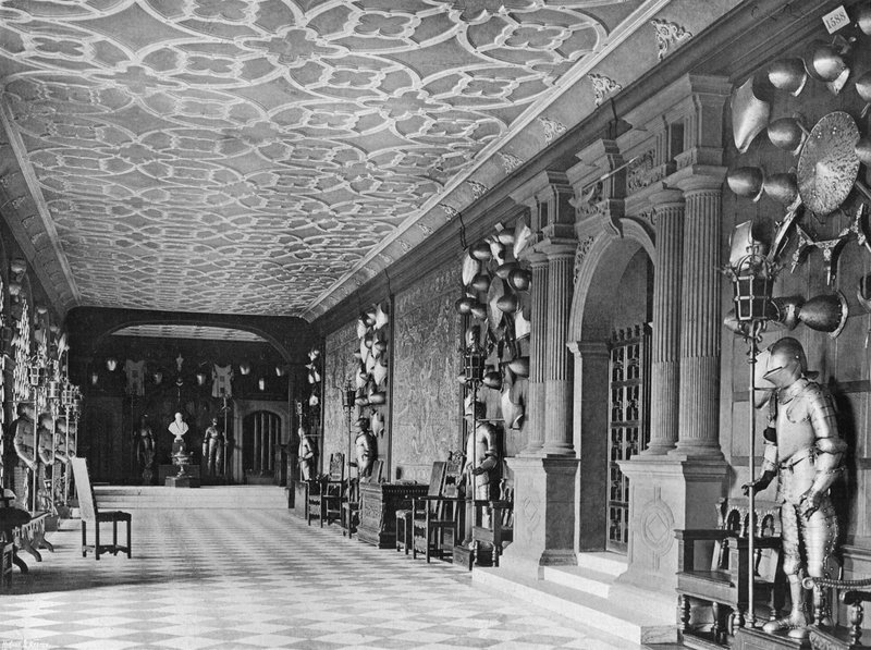 Il Chiostro o Armeria da Charles Latham