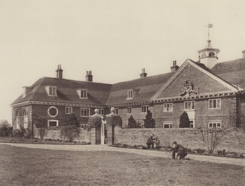 Lucas Asylum, Wokingham da Charles Latham