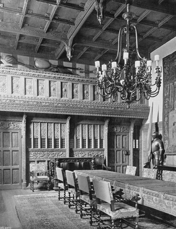 Lo Schermo nella Sala dei Banchetti da Charles Latham