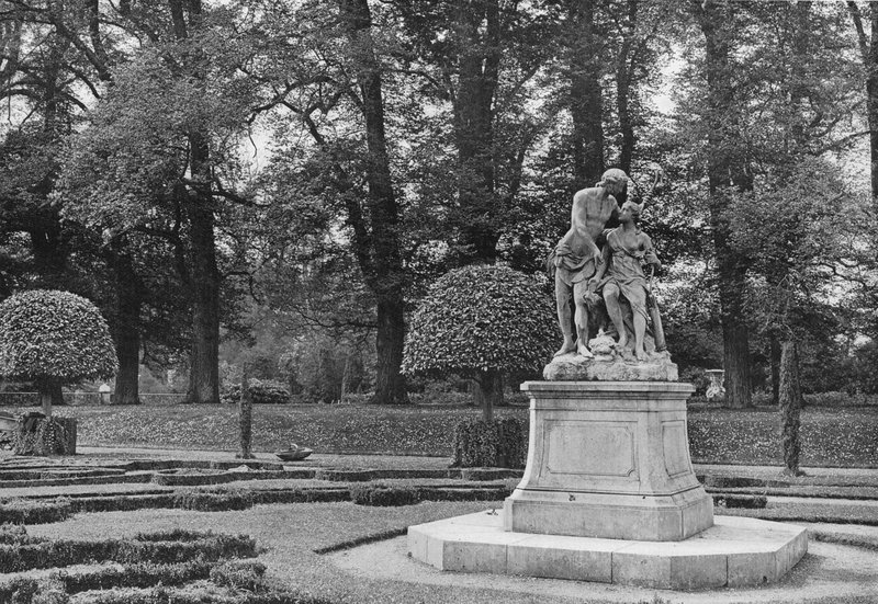 Lato Ovest del Giardino Sud da Charles Latham
