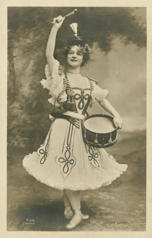 Adeline Genee, ballerina danese da English Photographer