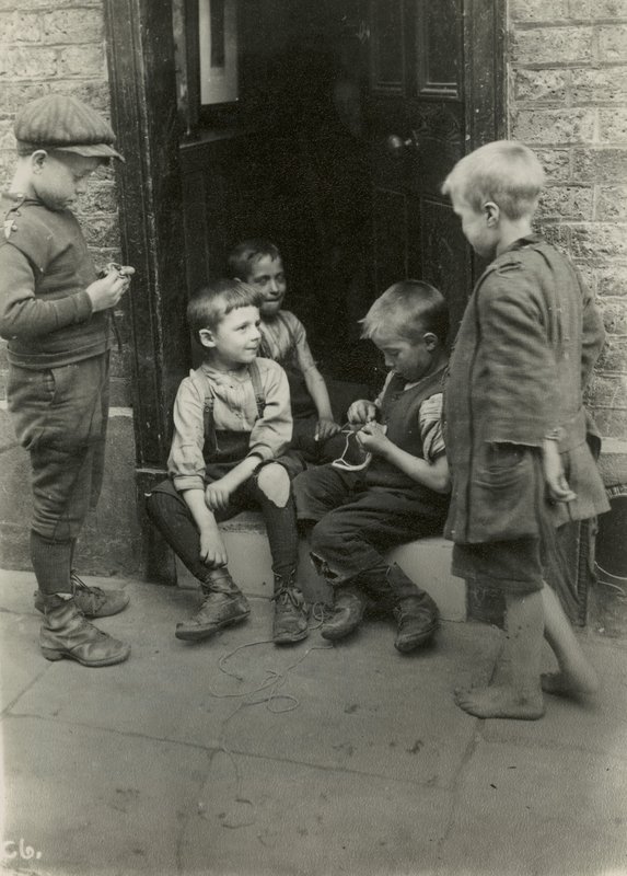Povertà infantile, Londra da English Photographer