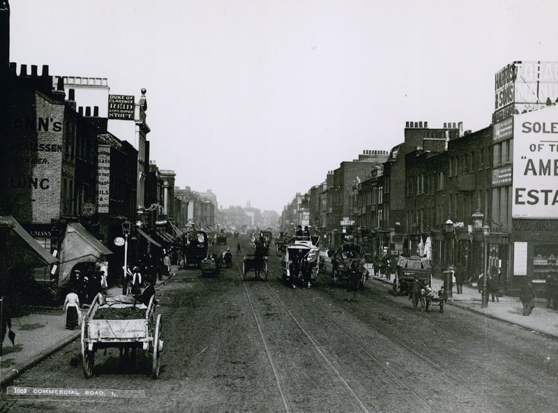 Commercial Road da English Photographer