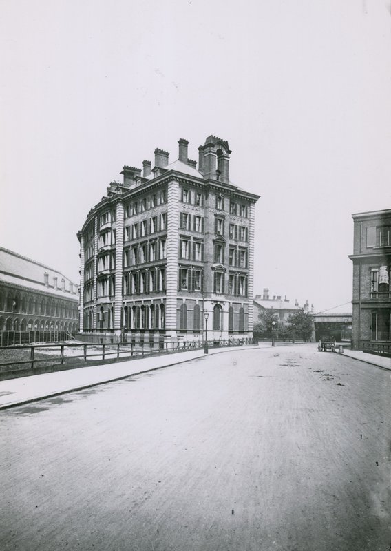 GNR Hotel, Kings Cross, Londra da English Photographer