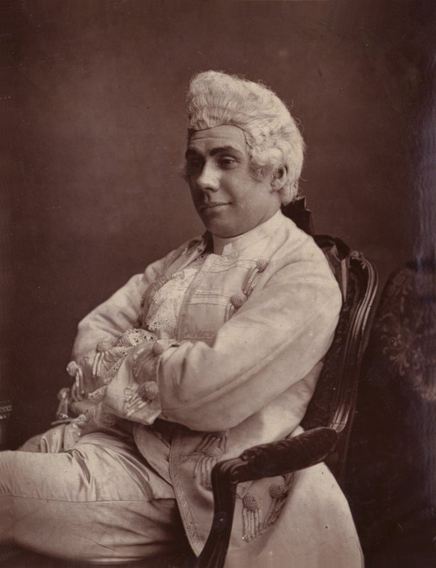 G. W. Anson (come Sir Howard Jelly) da English Photographer