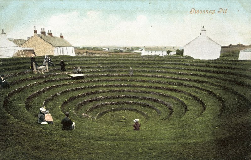 Gwennap Pit da English Photographer
