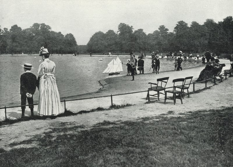 Giardini di Kensington, il Laghetto Rotondo (foto in b/n) da English Photographer