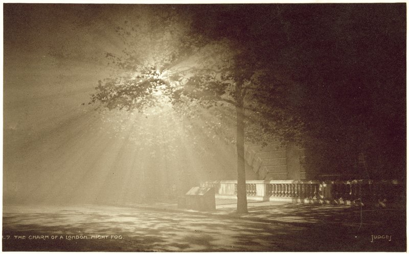 Nebbia notturna a Londra da English Photographer
