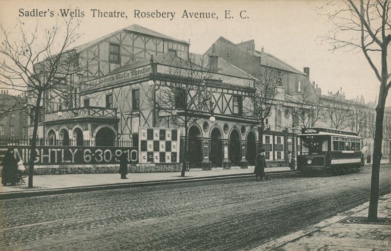 Teatro Sadlers Wells, Rosebery Avenue, Londra da English Photographer