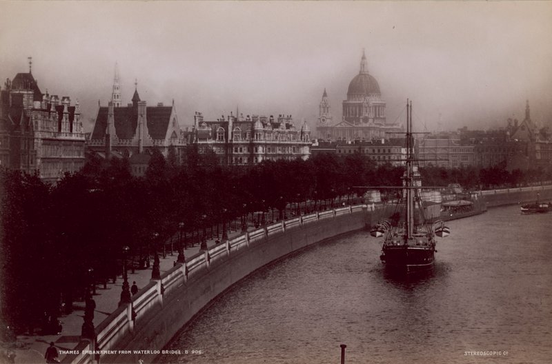 Embankment del Tamigi dal ponte di Waterloo da English Photographer