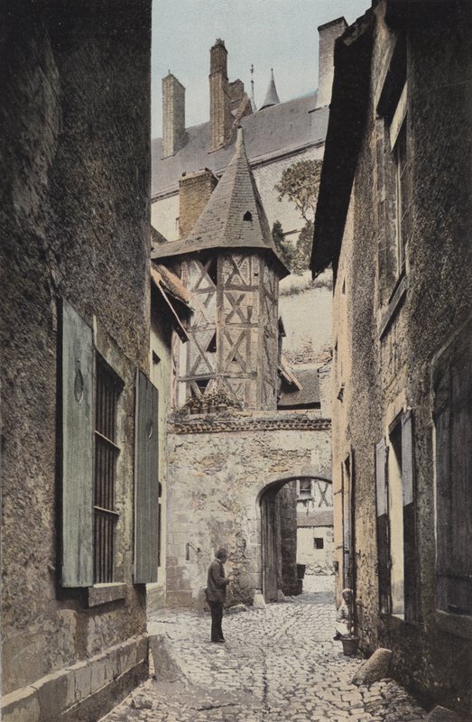 Gien, Strada che conduce al Castello da French Photographer