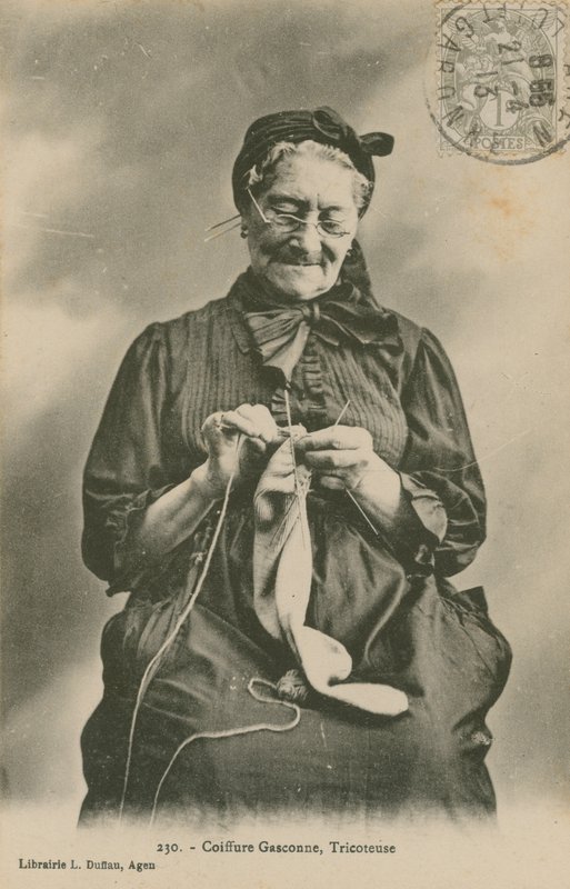 Cartolina di una tricoteuse da French Photographer